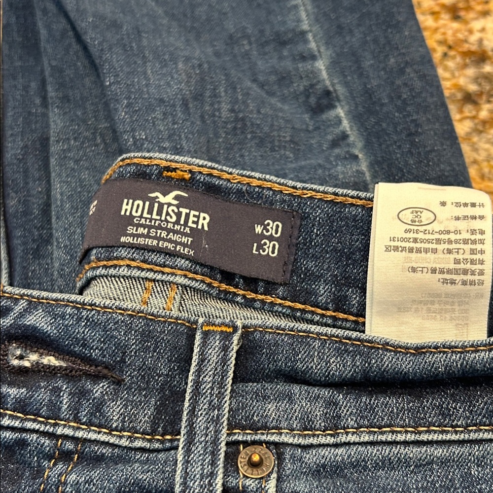 2 pairs of Hollister Slim Straight Jeans - Classic Blue 2- pairs of jeans